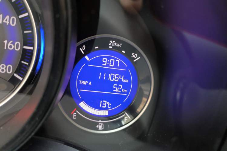 Used Honda Fit 2014 1.5L LX CVT Comfort Model Odometer Close Up