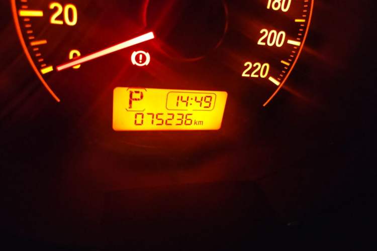Used Honda Fit 2014 1.5L LX CVT Comfort Model Odometer Close Up