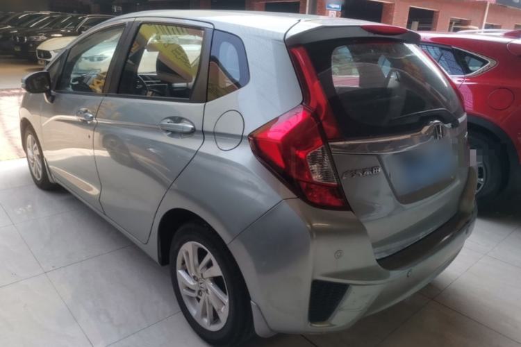 Used Honda Fit 2014 1.5L SE CVT Fashion Model Rear Left 45 Deg