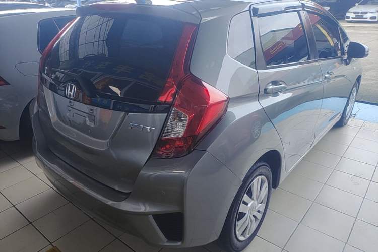 Used Honda Fit 2014 1.5L LX CVT Comfort Model Rear Right 45 Deg
