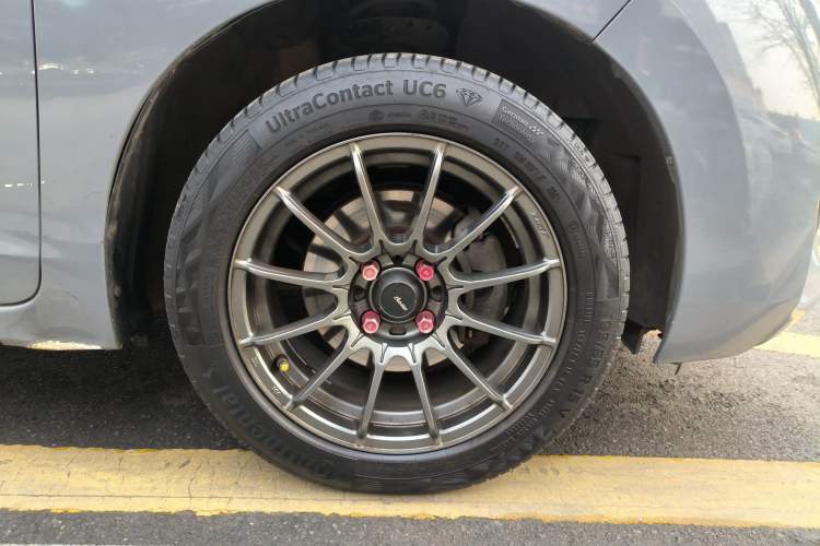 Used Honda Fit 2014 1.5L LX CVT Comfort Model Right Front Wheel Hub