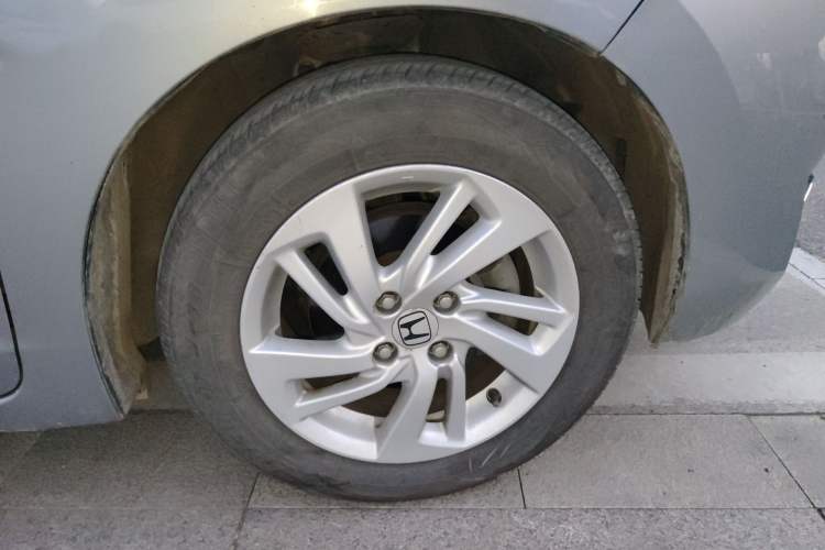 Used Honda Fit 2014 1.5L EX CVT Elite Model Right Front Wheel Hub