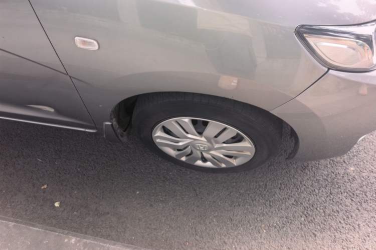 Used Honda Fit 2014 1.5L LX CVT Comfort Model Right Front Wheel Hub