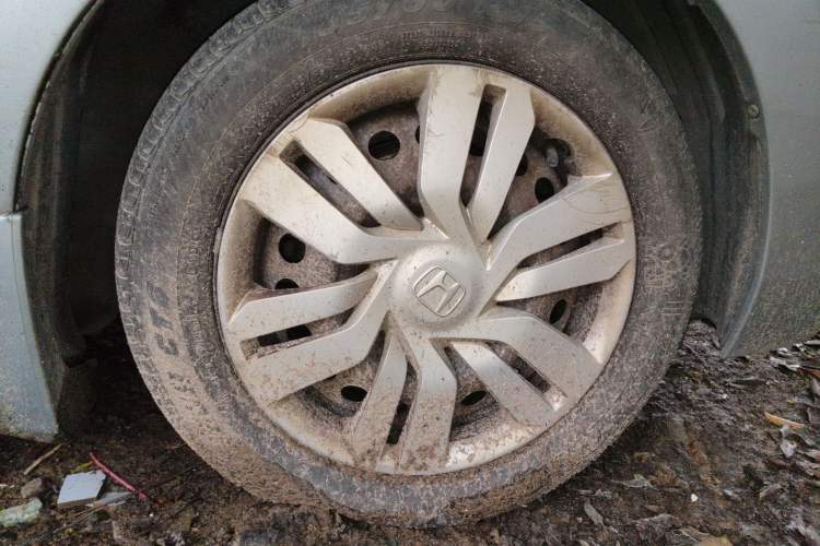 Used Honda Fit 2014 1.5L LX CVT Comfort Model Right Front Wheel Hub