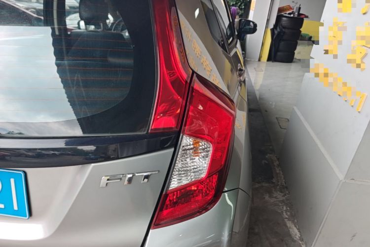 Used Honda Fit 2014 1.5L LX CVT Comfort Model Right Rear Taillight