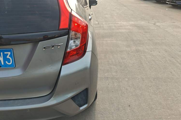 Used Honda Fit 2014 1.5L LX CVT Comfort Model Right Rear Taillight