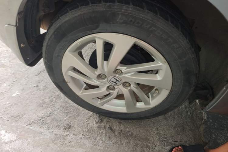 Used Honda Fit 2014 1.5L LX CVT Comfort Model Right Rear Wheel Hub