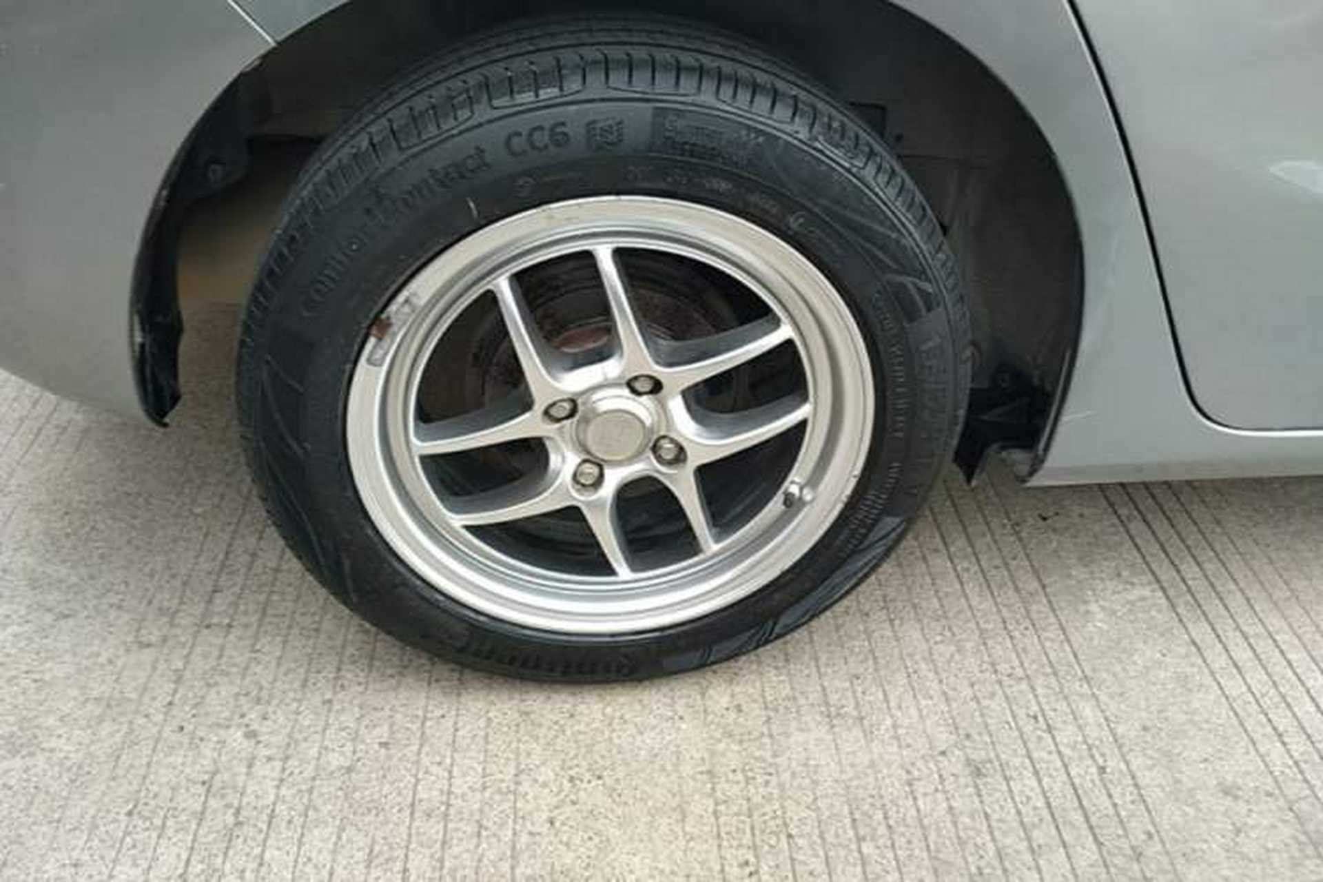 Used Honda Fit 2014 1.5L LX Manual Comfort Model Right Rear Wheel Hub