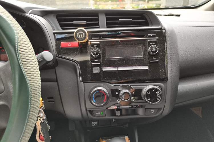 Used Honda Fit 2014 1.5L LX CVT Comfort Model Audio And AC Panel
