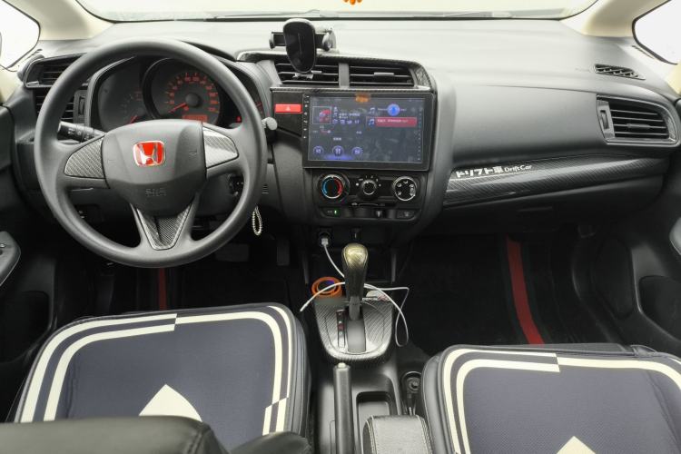 Used Honda Fit 2014 1.5L LX CVT Comfort Model Center Console