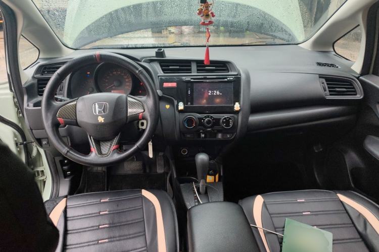 Used Honda Fit 2014 1.5L LX CVT Comfort Model Center Console