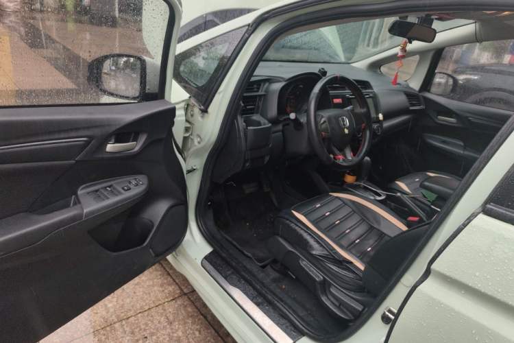 Used Honda Fit 2014 1.5L LX CVT Comfort Model Driver Seat