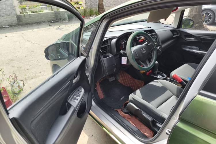 Used Honda Fit 2014 1.5L LX CVT Comfort Model Driver Seat