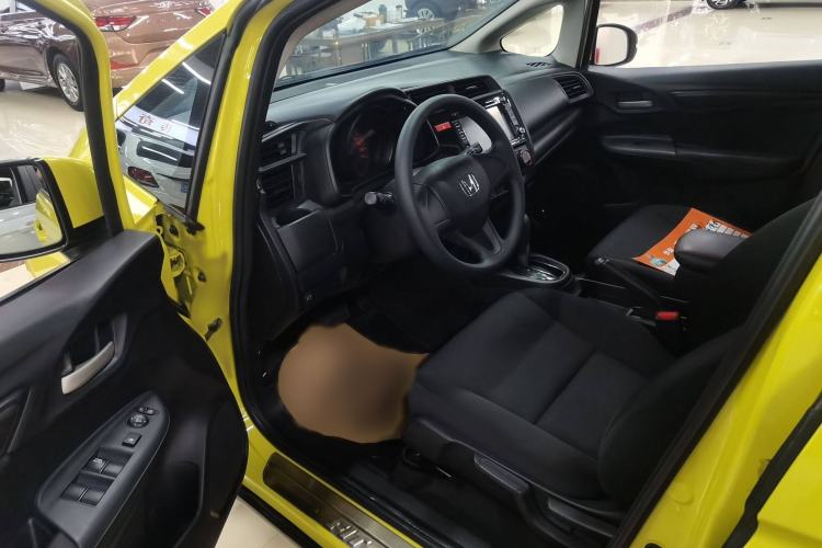 Used Honda Fit 2014 1.5L LX CVT Comfort Model Interior 2