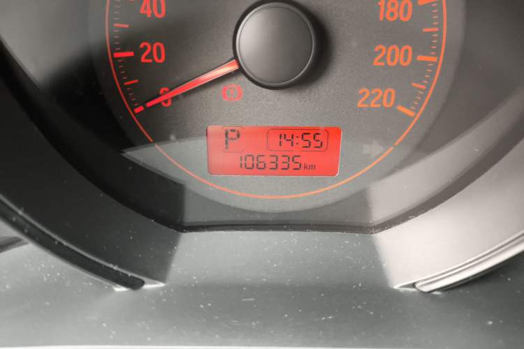 Used Honda Fit 2014 1.5L LX CVT Comfort Model Odometer Close Up