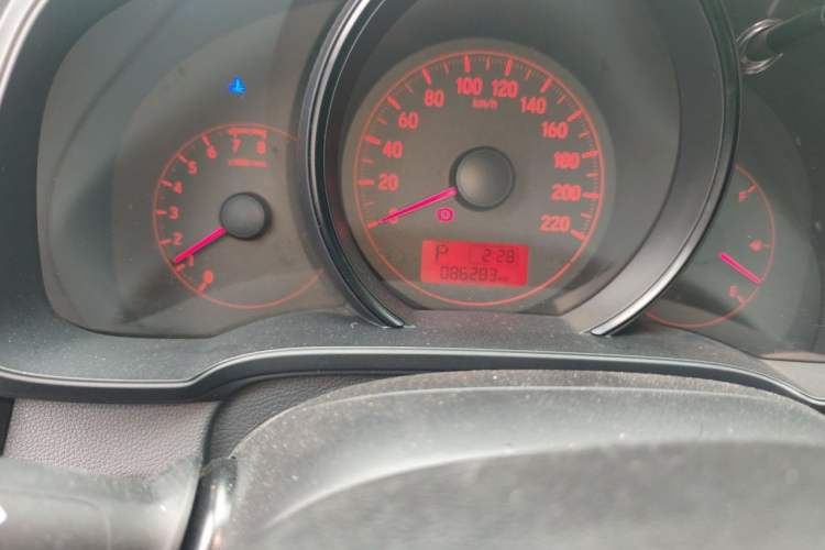 Used Honda Fit 2014 1.5L LX CVT Comfort Model Odometer Close Up