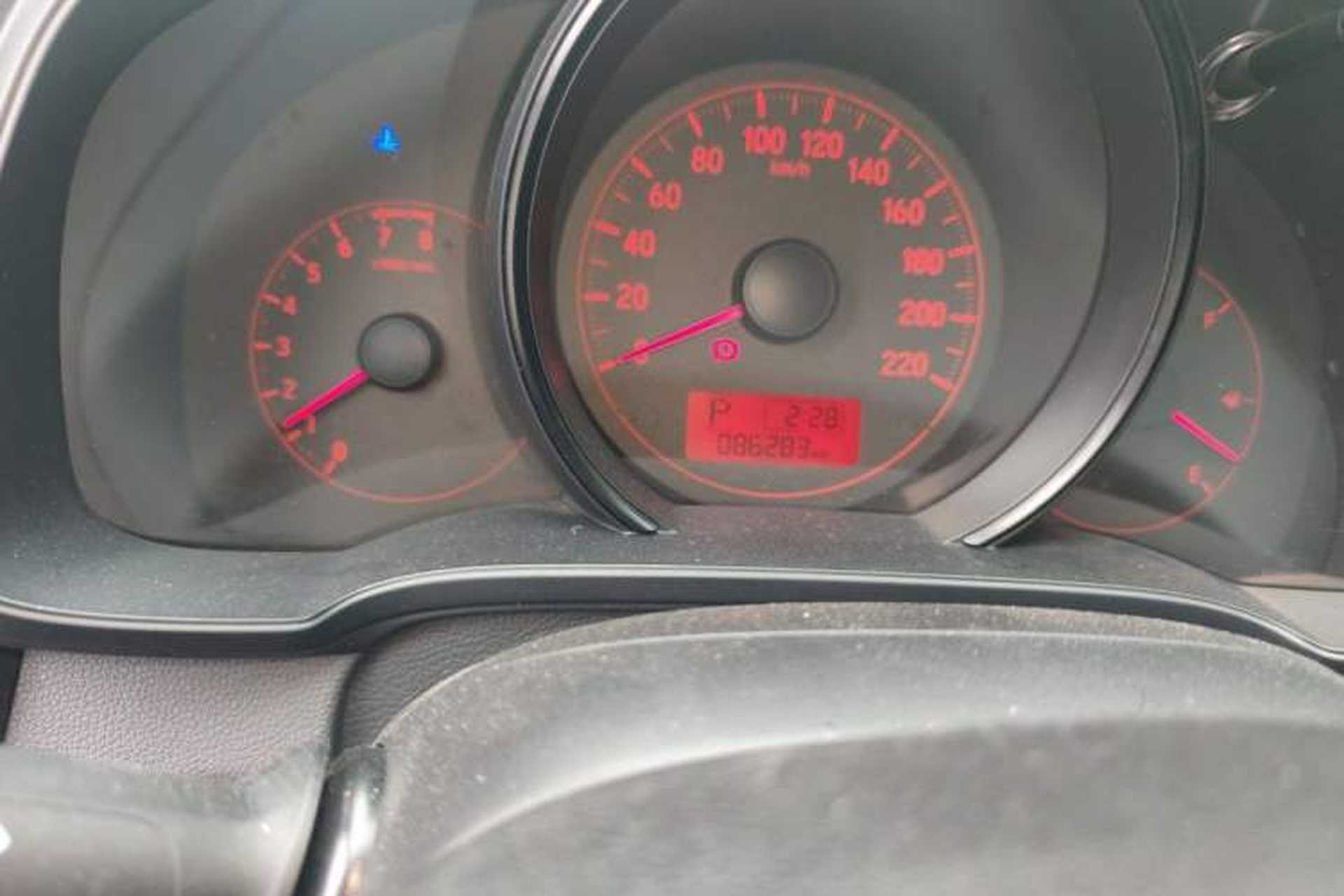 Used Honda Fit 2014 1.5L LX CVT Comfort Model Odometer Close Up