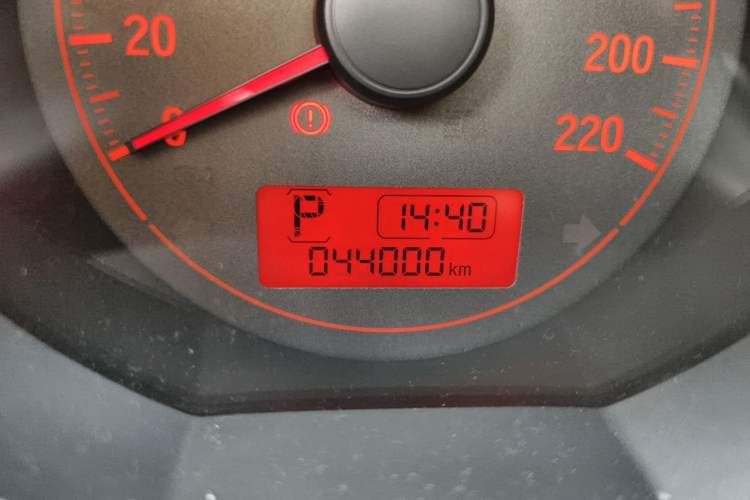 Used Honda Fit 2014 1.5L LX CVT Comfort Model Odometer Close Up