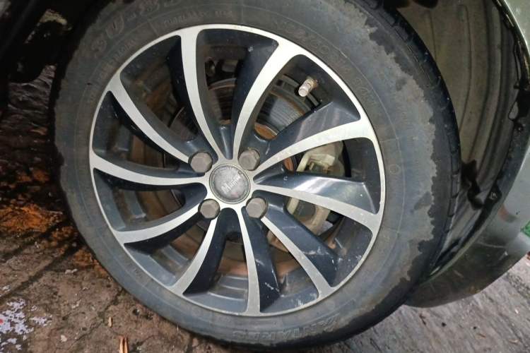 Used Honda Fit 2014 1.5L LX CVT Comfort Model Right Front Wheel Hub