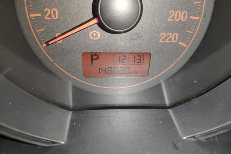 Used Honda Fit 2014 1.5L LX CVT Comfort Model Odometer Close Up