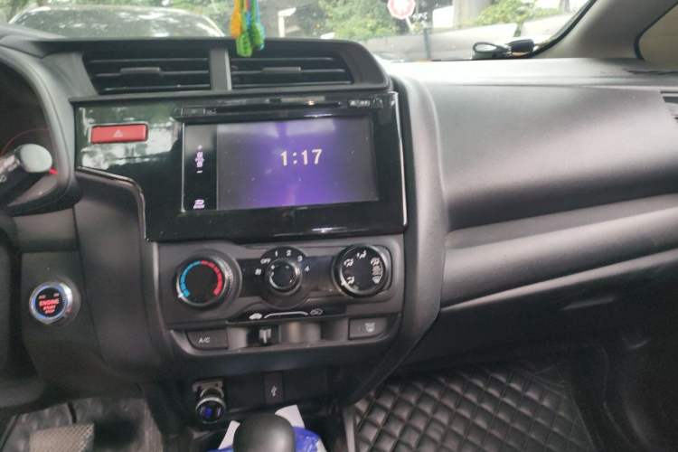 Used Honda Fit 2014 1.5L LX CVT Comfort Model Audio And AC Panel
