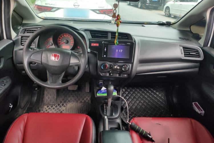 Used Honda Fit 2014 1.5L LX CVT Comfort Model Center Console