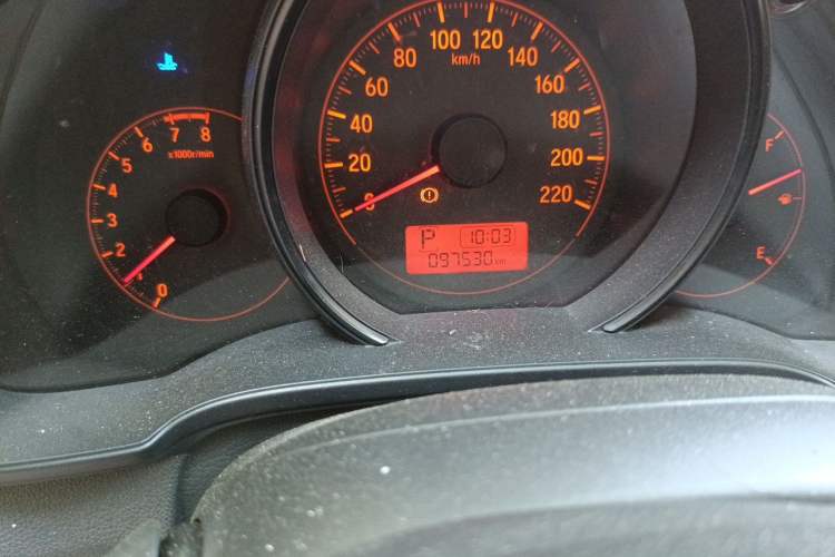 Used Honda Fit 2014 1.5L LX CVT Comfort Model Odometer Close Up