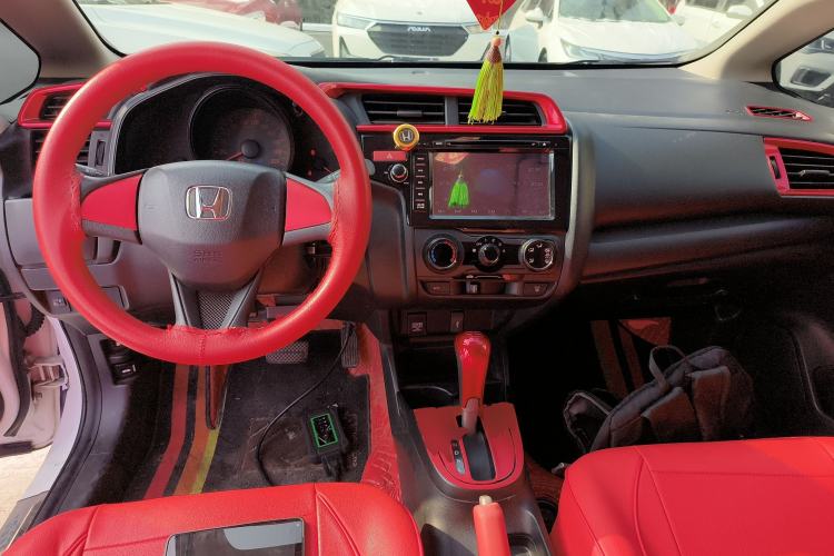 Used Honda Fit 2014 1.5L LX CVT Comfort Model Center Console