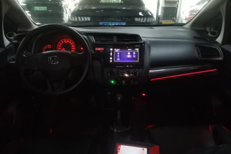Used Honda Fit 2014 1.5L LX CVT Comfort Model Center Console