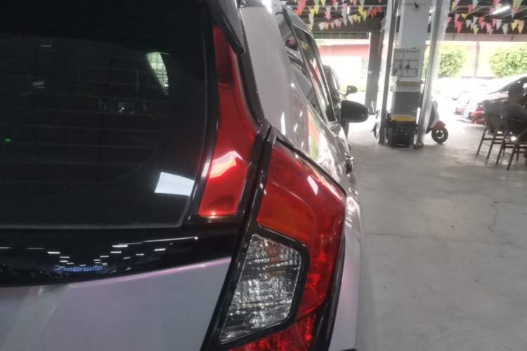 Used Honda Fit 2014 1.5L LX CVT Comfort Model Right Rear Taillight