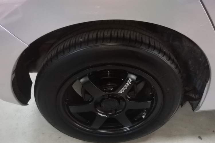 Used Honda Fit 2014 1.5L LX CVT Comfort Model Right Rear Wheel Hub