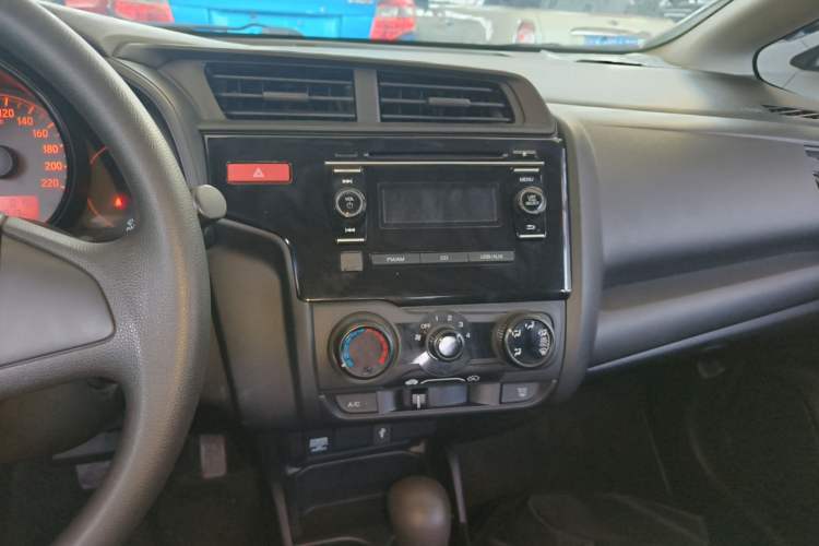 Used Honda Fit 2014 1.5L LX CVT Comfort Model Audio And AC Panel