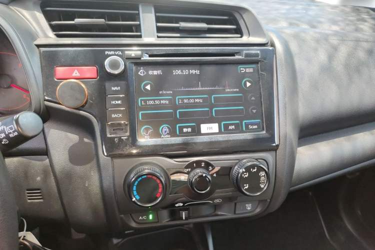 Used Honda Fit 2014 1.5L LX CVT Comfort Model Audio And AC Panel