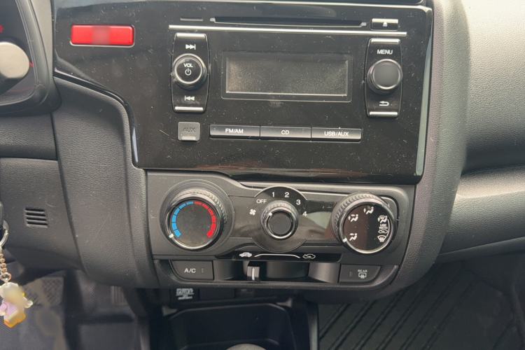 Used Honda Fit 2014 1.5L LX CVT Comfort Model Audio And AC Panel