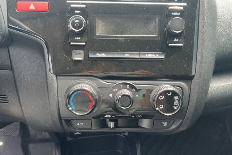 Used Honda Fit 2014 1.5L LX CVT Comfort Model Audio And AC Panel