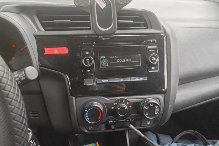 Used Honda Fit 2014 1.5L LX CVT Comfort Model Audio And AC Panel