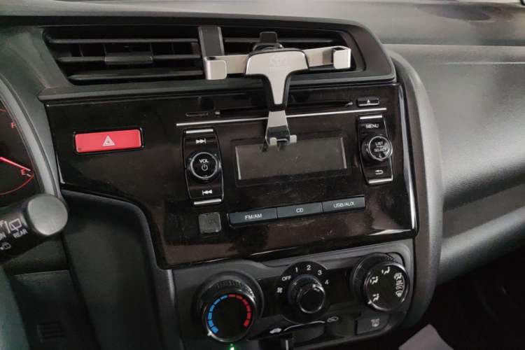 Used Honda Fit 2014 1.5L LX CVT Comfort Model Audio And AC Panel
