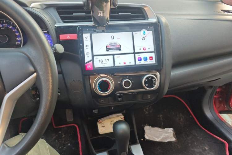Used Honda Fit 2014 1.5L SE CVT Fashion Model Audio And AC Panel