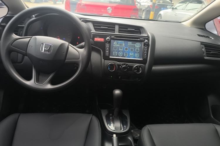 Used Honda Fit 2014 1.5L LX CVT Comfort Model Center Console