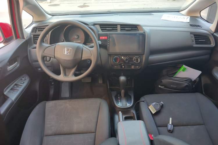 Used Honda Fit 2014 1.5L LX CVT Comfort Model Center Console
