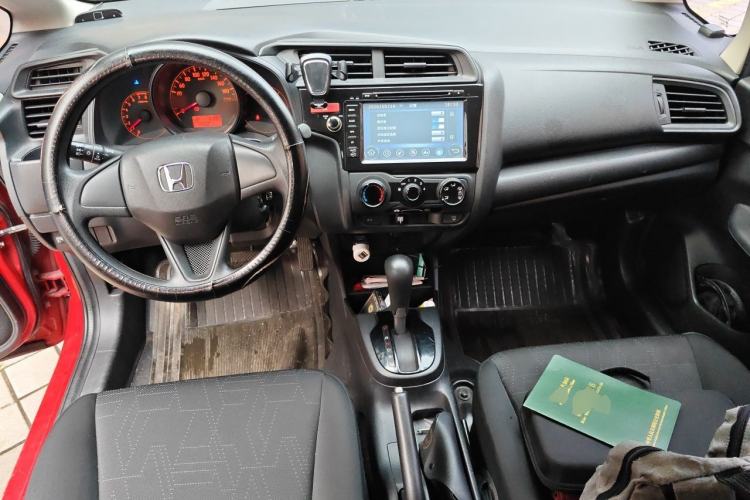 Used Honda Fit 2014 1.5L LX CVT Comfort Model Center Console
