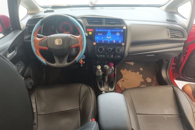 Used Honda Fit 2014 1.5L LX CVT Comfort Model Center Console