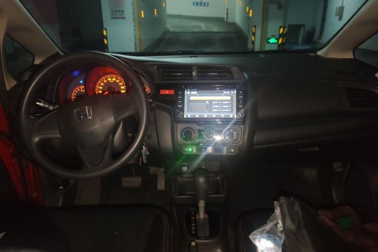 Used Honda Fit 2014 1.5L LX CVT Comfort Model Center Console