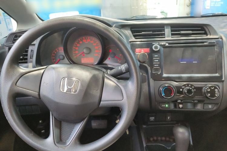 Used Honda Fit 2014 1.5L LX CVT Comfort Model Center Console