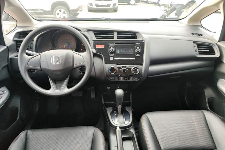 Used Honda Fit 2014 1.5L LX CVT Comfort Model Center Console