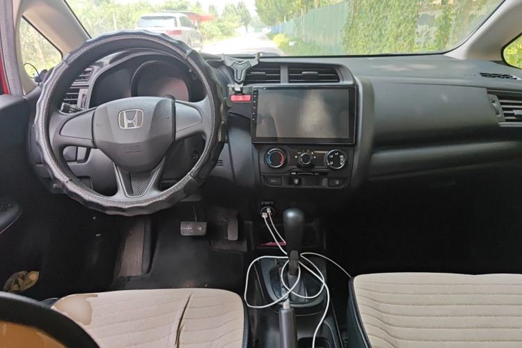 Used Honda Fit 2014 1.5L LX CVT Comfort Model Center Console