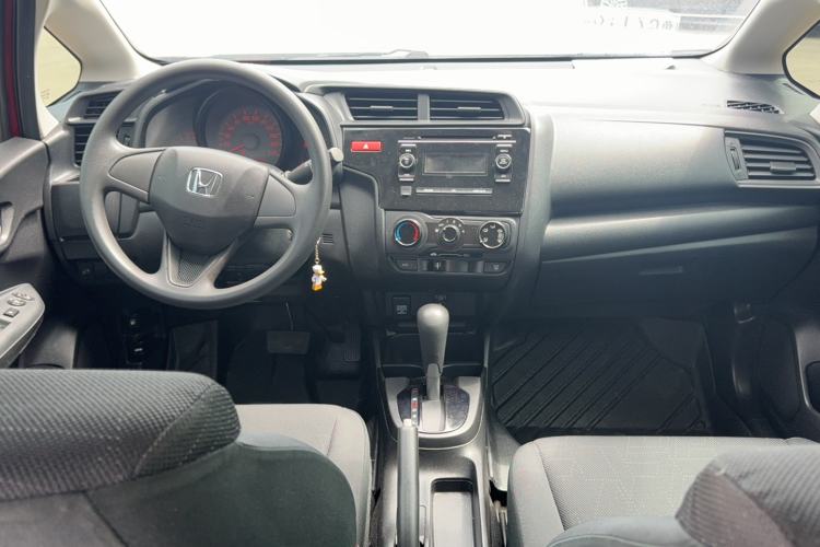Used Honda Fit 2014 1.5L LX CVT Comfort Model Center Console