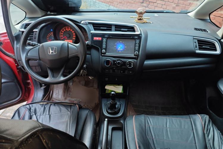 Used Honda Fit 2014 1.5L LX Manual Comfort Model Center Console