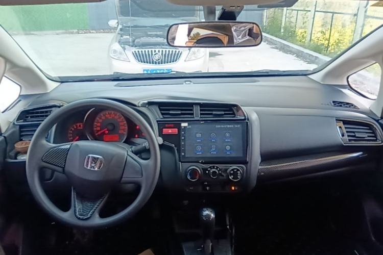 Used Honda Fit 2014 1.5L LX CVT Comfort Model Center Console