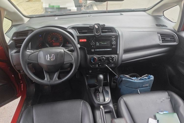 Used Honda Fit 2014 1.5L LX CVT Comfort Model Center Console